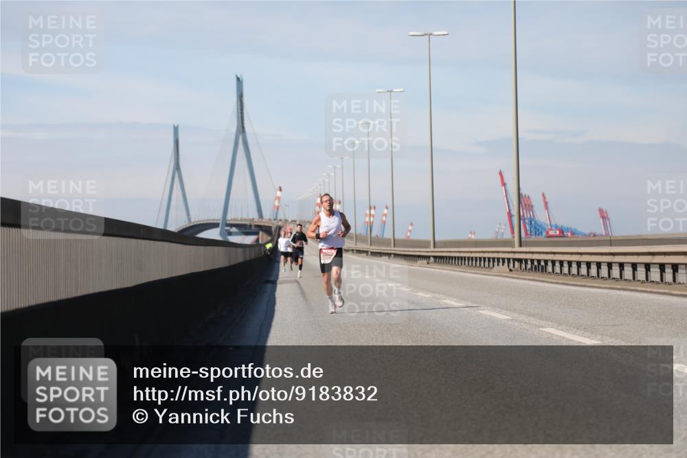 03.10.2025 - Köhlbrandbrückenlauf Yannick Fuchs http://msf.ph/oto/9183832 03.10.2025 11:37:24 Position 3  meine-sportfotos.de