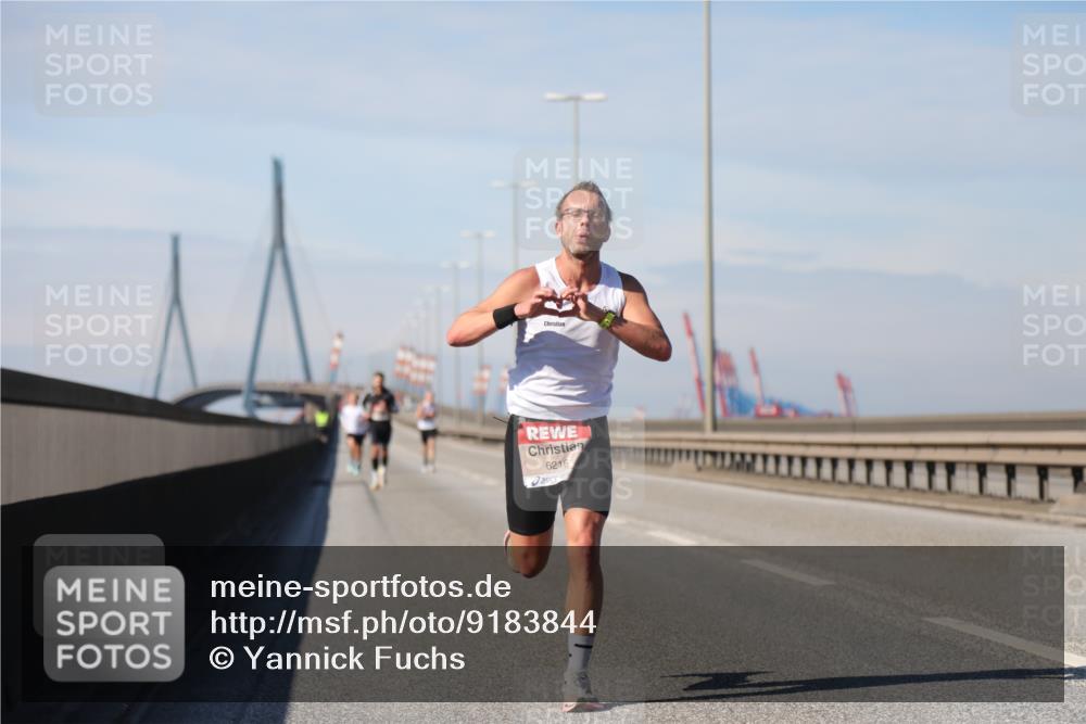 03.10.2025 - Köhlbrandbrückenlauf Yannick Fuchs http://msf.ph/oto/9183844 03.10.2025 11:37:28 Position 3 6216 meine-sportfotos.de
