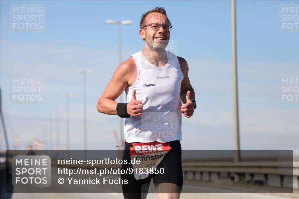 03.10.2025 - Köhlbrandbrückenlauf Yannick Fuchs http://msf.ph/oto/9183850 03.10.2025 11:37:29 Position 3 621 meine-sportfotos.de