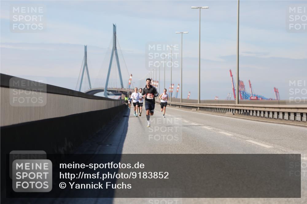 03.10.2025 - Köhlbrandbrückenlauf Yannick Fuchs http://msf.ph/oto/9183852 03.10.2025 11:37:32 Position 3  meine-sportfotos.de
