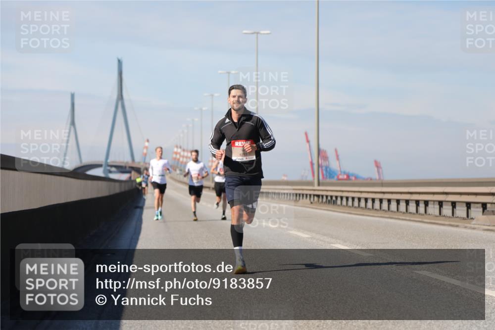 03.10.2025 - Köhlbrandbrückenlauf Yannick Fuchs http://msf.ph/oto/9183857 03.10.2025 11:37:37 Position 3 6793 meine-sportfotos.de