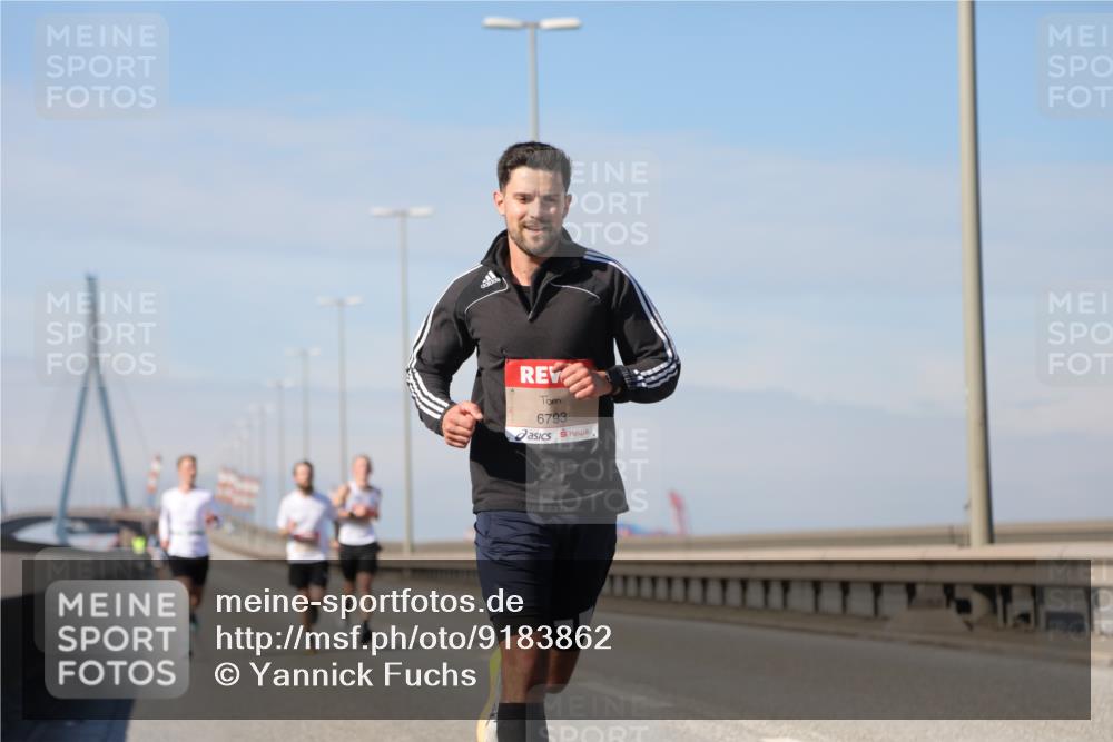 03.10.2025 - Köhlbrandbrückenlauf Yannick Fuchs http://msf.ph/oto/9183862 03.10.2025 11:37:38 Position 3 6793 meine-sportfotos.de