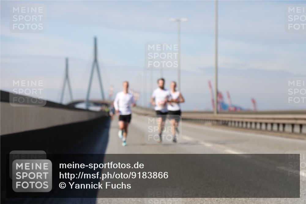 03.10.2025 - Köhlbrandbrückenlauf Yannick Fuchs http://msf.ph/oto/9183866 03.10.2025 11:37:39 Position 3  meine-sportfotos.de