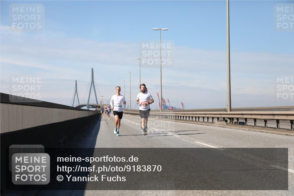 03.10.2025 - Köhlbrandbrückenlauf Yannick Fuchs http://msf.ph/oto/9183870 03.10.2025 11:37:41 Position 3  meine-sportfotos.de
