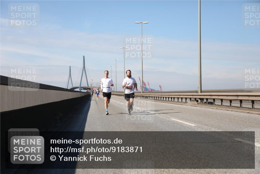 03.10.2025 - Köhlbrandbrückenlauf Yannick Fuchs http://msf.ph/oto/9183871 03.10.2025 11:37:41 Position 3  meine-sportfotos.de