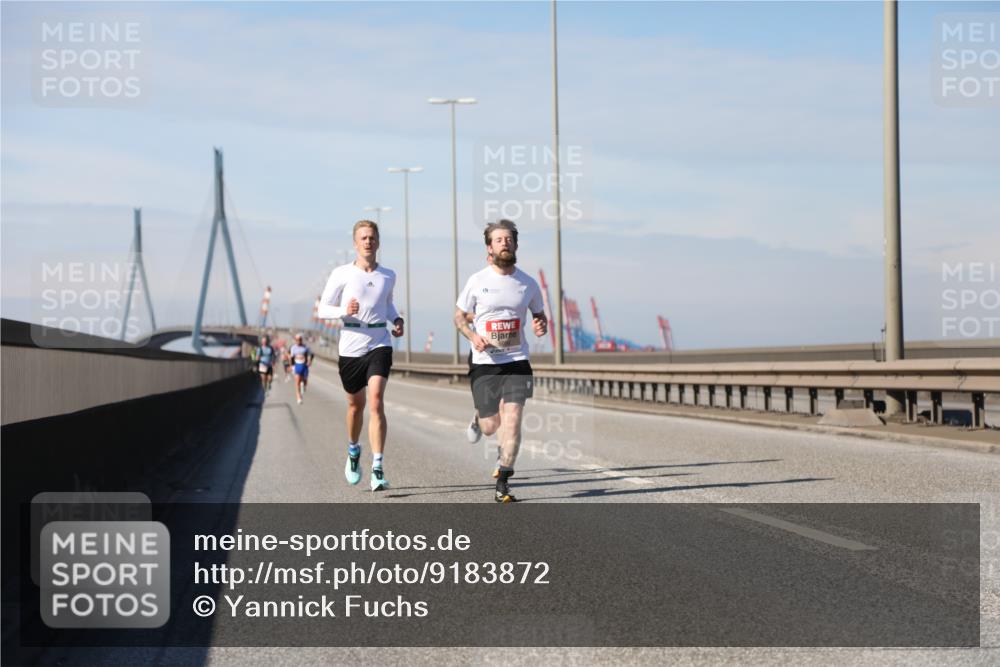 03.10.2025 - Köhlbrandbrückenlauf Yannick Fuchs http://msf.ph/oto/9183872 03.10.2025 11:37:41 Position 3  meine-sportfotos.de