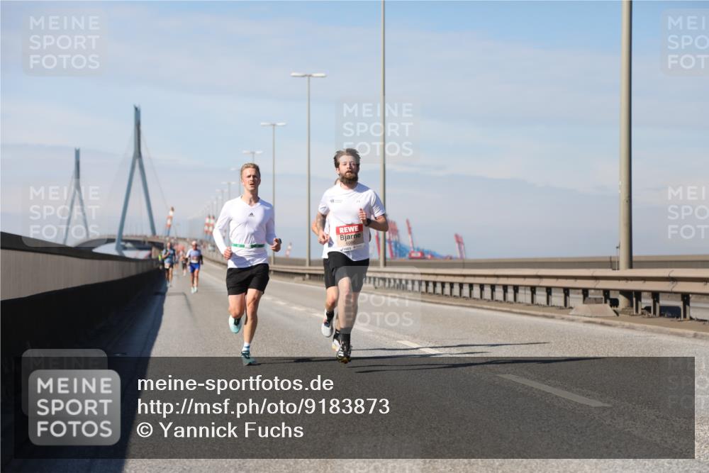 03.10.2025 - Köhlbrandbrückenlauf Yannick Fuchs http://msf.ph/oto/9183873 03.10.2025 11:37:41 Position 3  meine-sportfotos.de