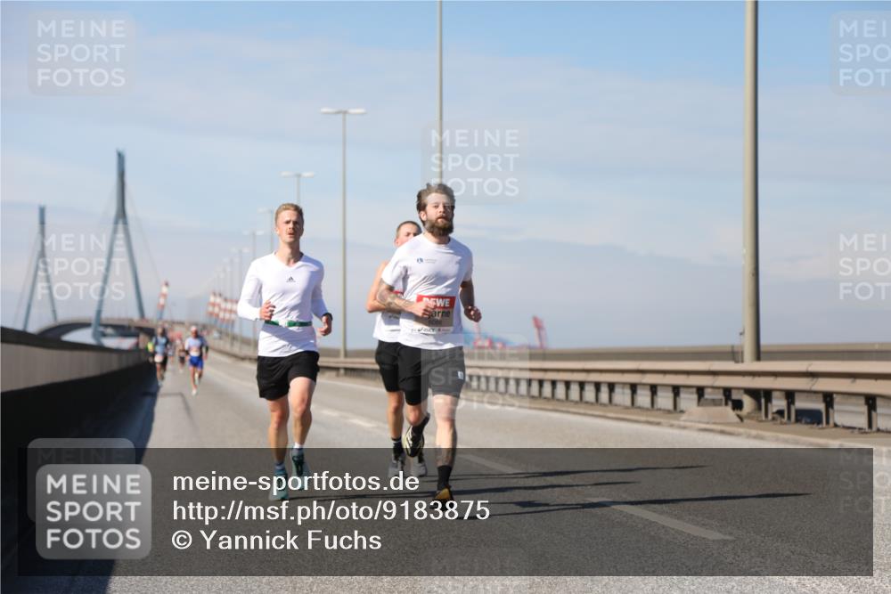 03.10.2025 - Köhlbrandbrückenlauf Yannick Fuchs http://msf.ph/oto/9183875 03.10.2025 11:37:42 Position 3  meine-sportfotos.de