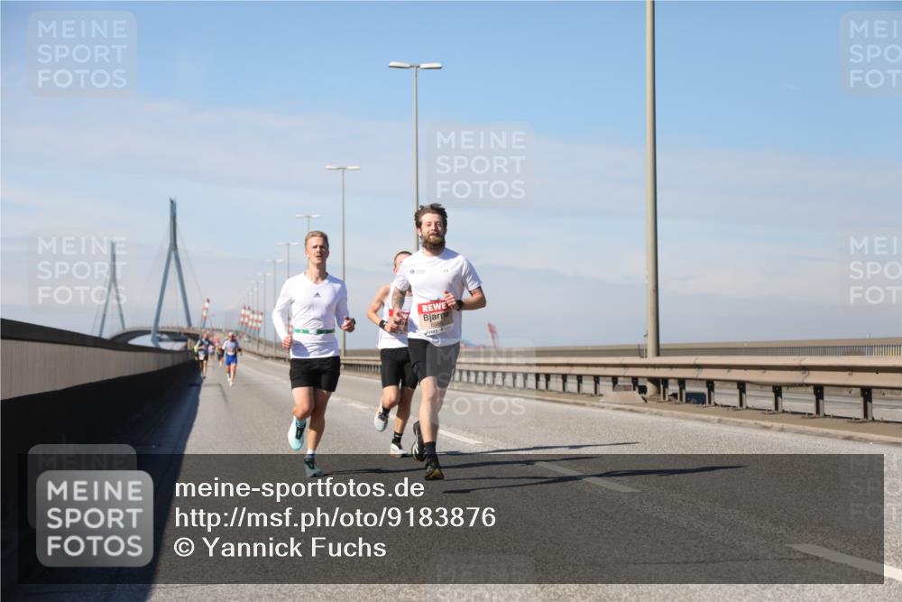 03.10.2025 - Köhlbrandbrückenlauf Yannick Fuchs http://msf.ph/oto/9183876 03.10.2025 11:37:42 Position 3  meine-sportfotos.de