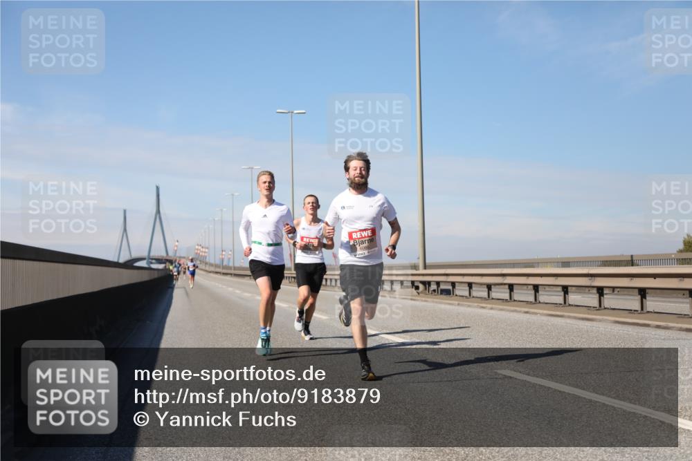 03.10.2025 - Köhlbrandbrückenlauf Yannick Fuchs http://msf.ph/oto/9183879 03.10.2025 11:37:43 Position 3 6086 meine-sportfotos.de