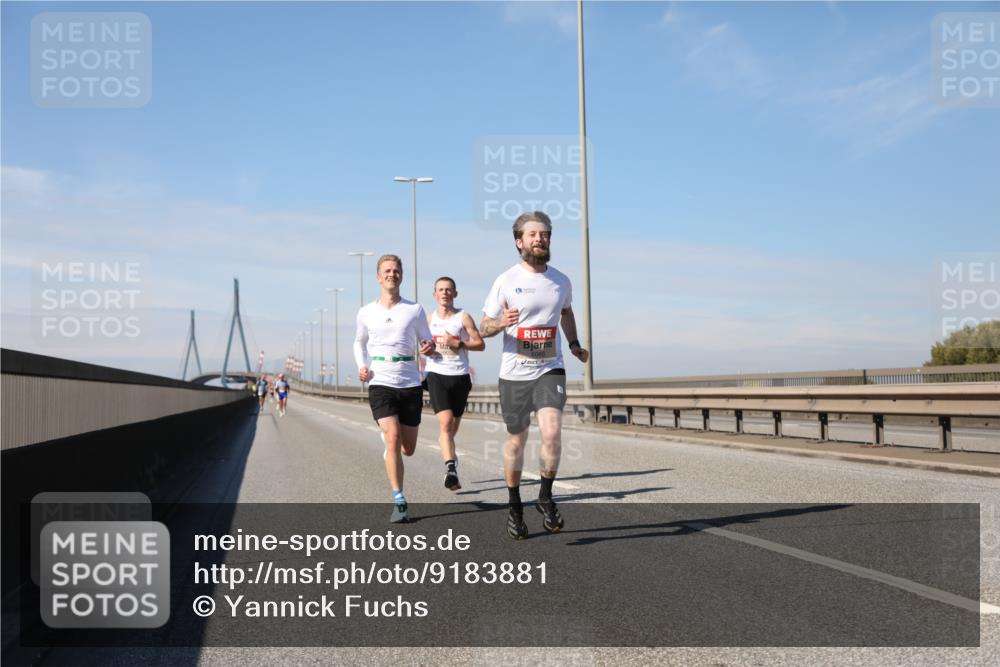 03.10.2025 - Köhlbrandbrückenlauf Yannick Fuchs http://msf.ph/oto/9183881 03.10.2025 11:37:43 Position 3  meine-sportfotos.de