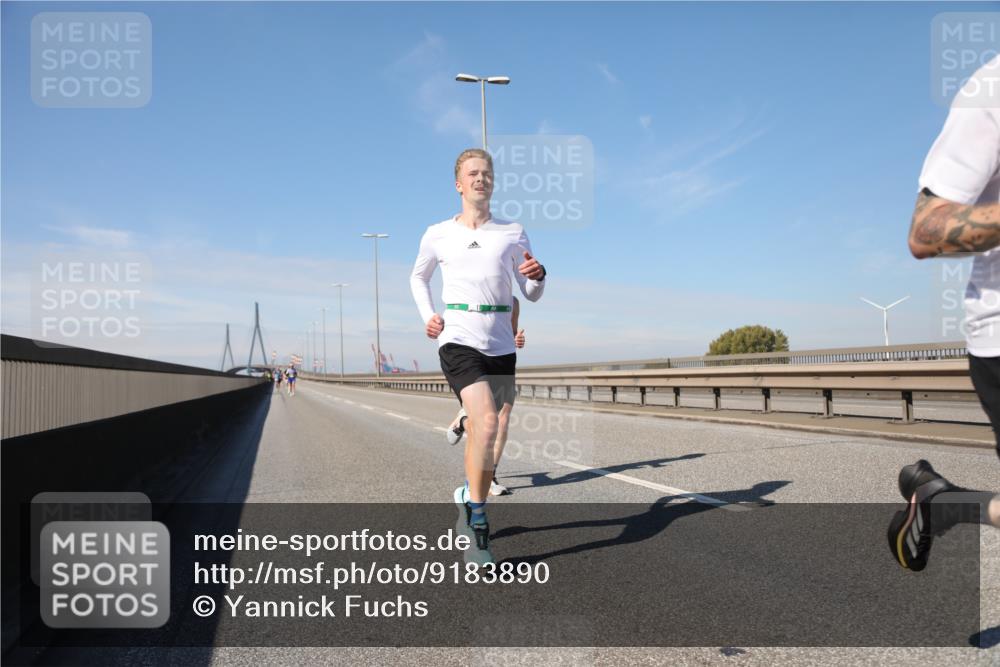 03.10.2025 - Köhlbrandbrückenlauf Yannick Fuchs http://msf.ph/oto/9183890 03.10.2025 11:37:44 Position 3  meine-sportfotos.de