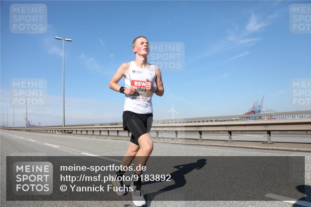 03.10.2025 - Köhlbrandbrückenlauf Yannick Fuchs http://msf.ph/oto/9183892 03.10.2025 11:37:45 Position 3 6087 meine-sportfotos.de