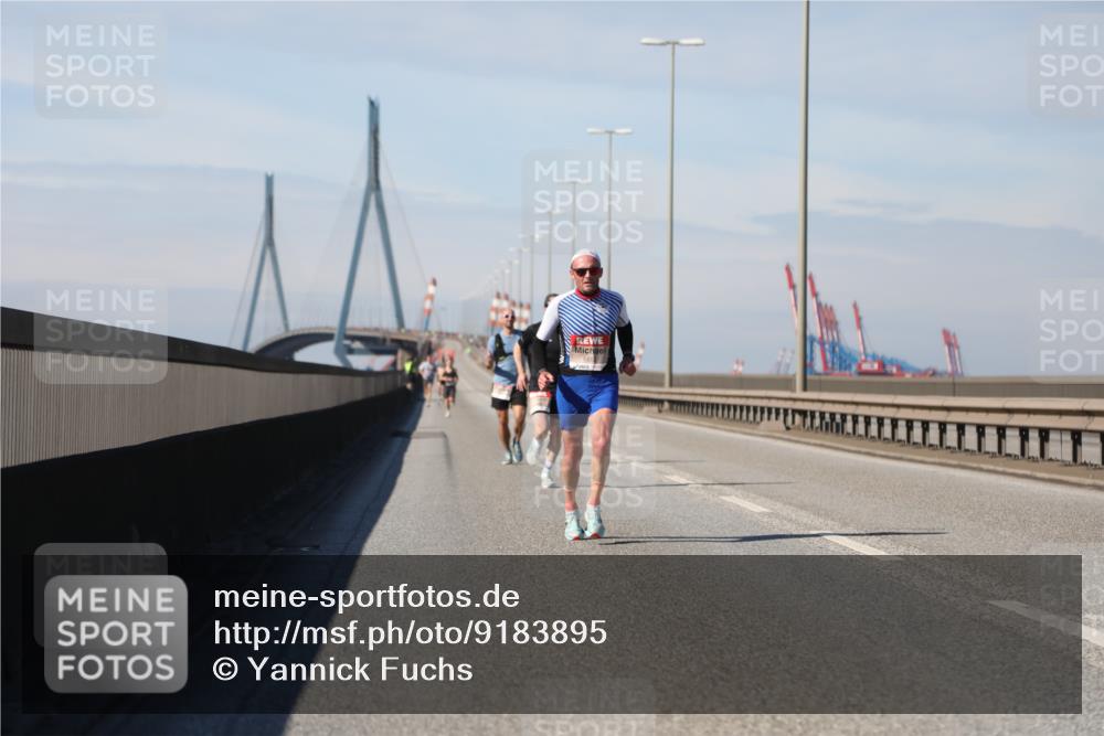 03.10.2025 - Köhlbrandbrückenlauf Yannick Fuchs http://msf.ph/oto/9183895 03.10.2025 11:37:50 Position 3  meine-sportfotos.de