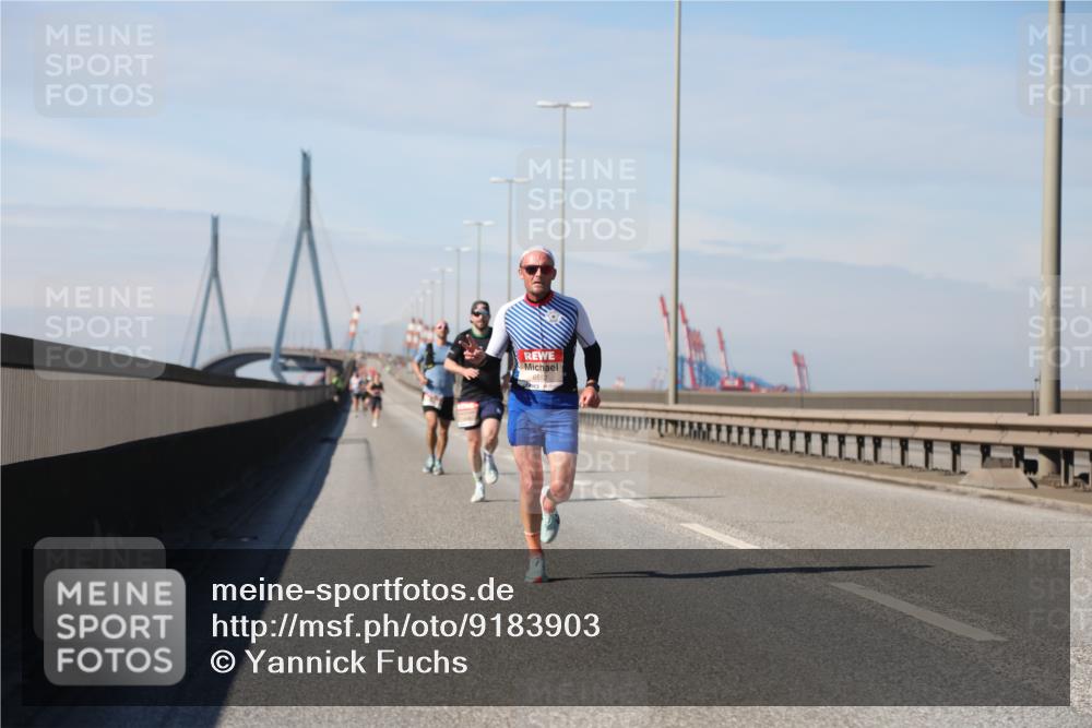 03.10.2025 - Köhlbrandbrückenlauf Yannick Fuchs http://msf.ph/oto/9183903 03.10.2025 11:37:52 Position 3  meine-sportfotos.de