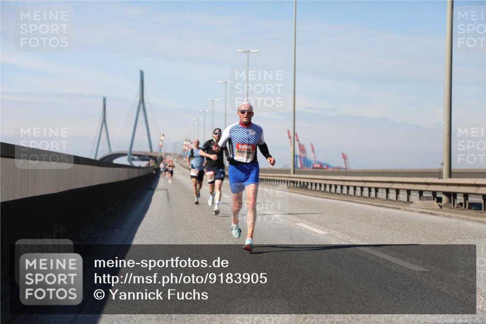 03.10.2025 - Köhlbrandbrückenlauf Yannick Fuchs http://msf.ph/oto/9183905 03.10.2025 11:37:52 Position 3  meine-sportfotos.de