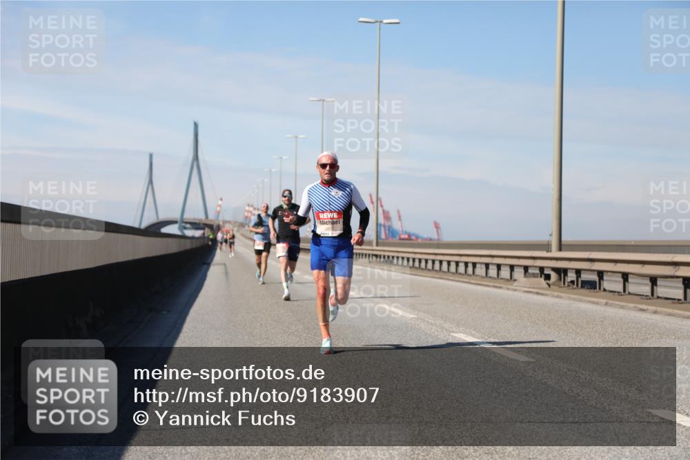 03.10.2025 - Köhlbrandbrückenlauf Yannick Fuchs http://msf.ph/oto/9183907 03.10.2025 11:37:52 Position 3  meine-sportfotos.de