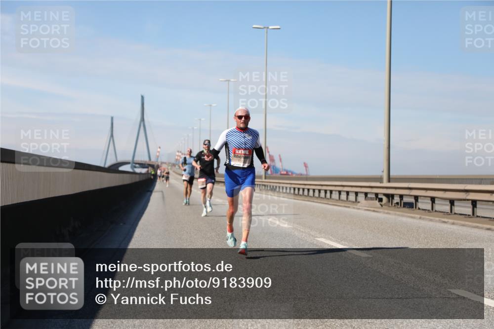03.10.2025 - Köhlbrandbrückenlauf Yannick Fuchs http://msf.ph/oto/9183909 03.10.2025 11:37:52 Position 3  meine-sportfotos.de