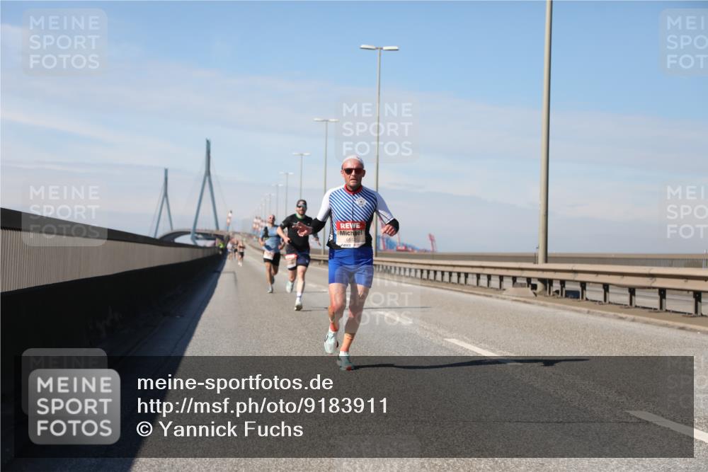 03.10.2025 - Köhlbrandbrückenlauf Yannick Fuchs http://msf.ph/oto/9183911 03.10.2025 11:37:52 Position 3  meine-sportfotos.de