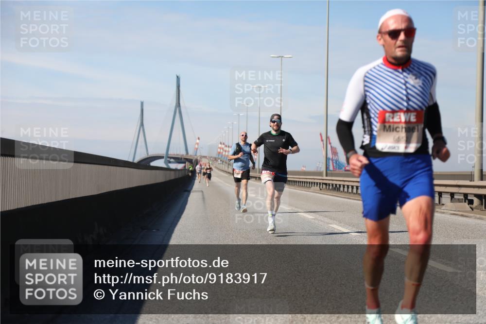 03.10.2025 - Köhlbrandbrückenlauf Yannick Fuchs http://msf.ph/oto/9183917 03.10.2025 11:37:53 Position 3  meine-sportfotos.de