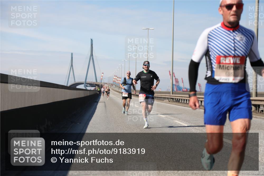 03.10.2025 - Köhlbrandbrückenlauf Yannick Fuchs http://msf.ph/oto/9183919 03.10.2025 11:37:53 Position 3  meine-sportfotos.de