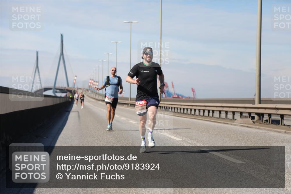 03.10.2025 - Köhlbrandbrückenlauf Yannick Fuchs http://msf.ph/oto/9183924 03.10.2025 11:37:54 Position 3 6458 meine-sportfotos.de