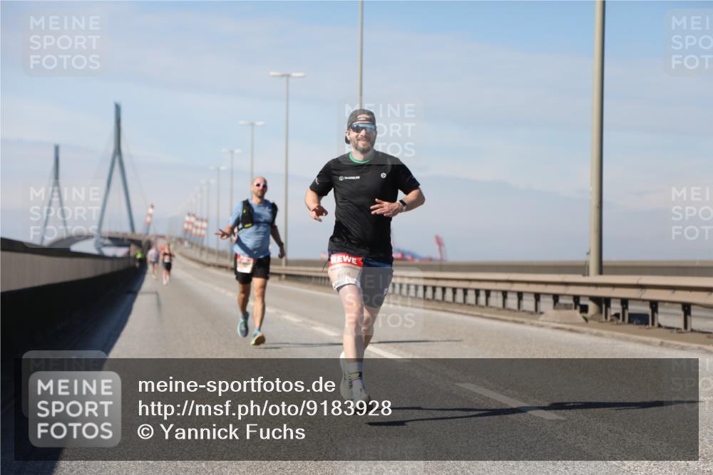 03.10.2025 - Köhlbrandbrückenlauf Yannick Fuchs http://msf.ph/oto/9183928 03.10.2025 11:37:55 Position 3 6458 meine-sportfotos.de