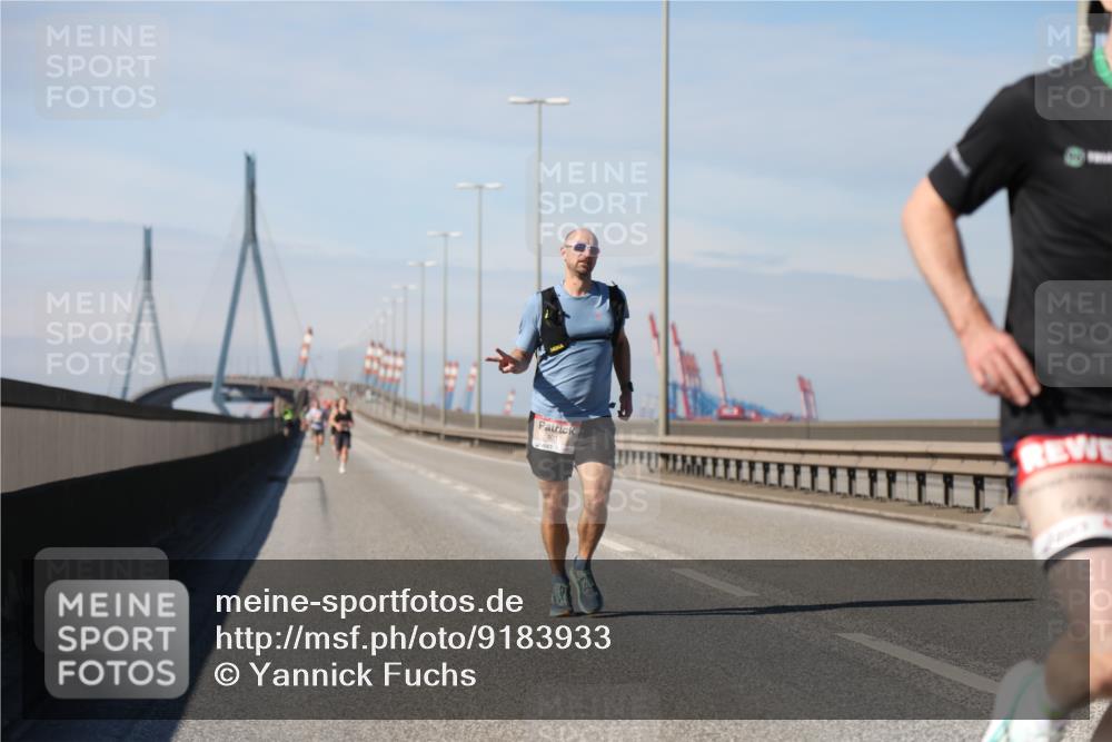 03.10.2025 - Köhlbrandbrückenlauf Yannick Fuchs http://msf.ph/oto/9183933 03.10.2025 11:37:56 Position 3 4017 meine-sportfotos.de