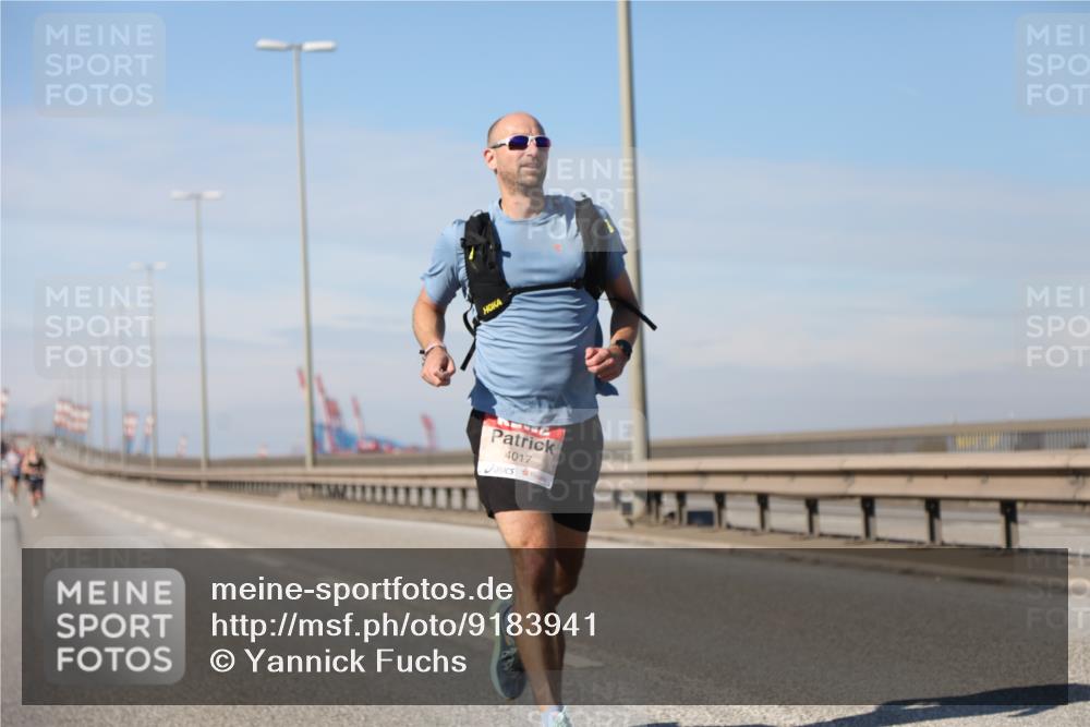 03.10.2025 - Köhlbrandbrückenlauf Yannick Fuchs http://msf.ph/oto/9183941 03.10.2025 11:37:58 Position 3 4017 meine-sportfotos.de