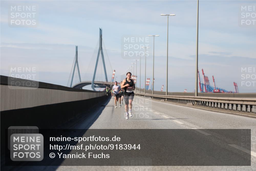 03.10.2025 - Köhlbrandbrückenlauf Yannick Fuchs http://msf.ph/oto/9183944 03.10.2025 11:38:06 Position 3  meine-sportfotos.de