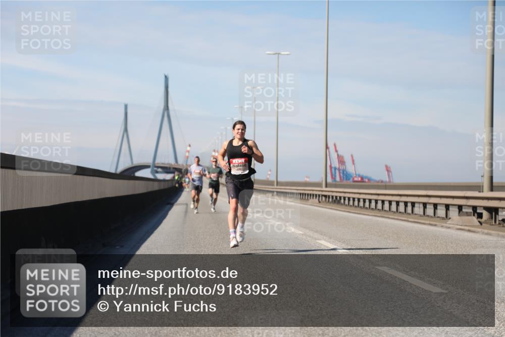 03.10.2025 - Köhlbrandbrückenlauf Yannick Fuchs http://msf.ph/oto/9183952 03.10.2025 11:38:08 Position 3  meine-sportfotos.de