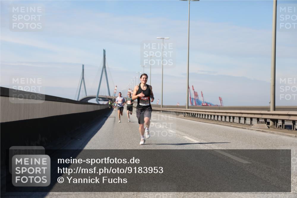 03.10.2025 - Köhlbrandbrückenlauf Yannick Fuchs http://msf.ph/oto/9183953 03.10.2025 11:38:09 Position 3  meine-sportfotos.de