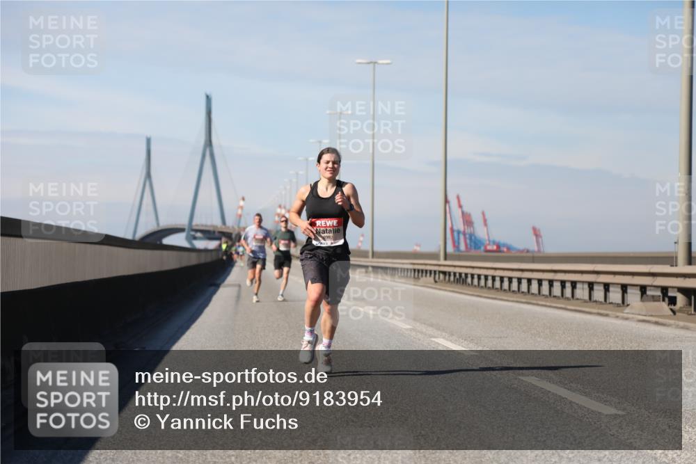 03.10.2025 - Köhlbrandbrückenlauf Yannick Fuchs http://msf.ph/oto/9183954 03.10.2025 11:38:09 Position 3 092 meine-sportfotos.de