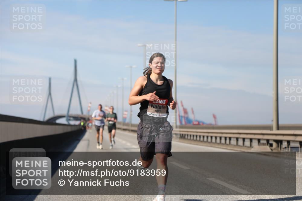 03.10.2025 - Köhlbrandbrückenlauf Yannick Fuchs http://msf.ph/oto/9183959 03.10.2025 11:38:10 Position 3 4092 meine-sportfotos.de