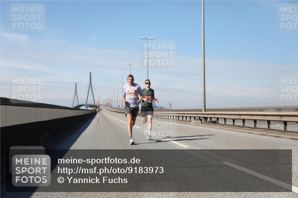 03.10.2025 - Köhlbrandbrückenlauf Yannick Fuchs http://msf.ph/oto/9183973 03.10.2025 11:38:15 Position 3  meine-sportfotos.de