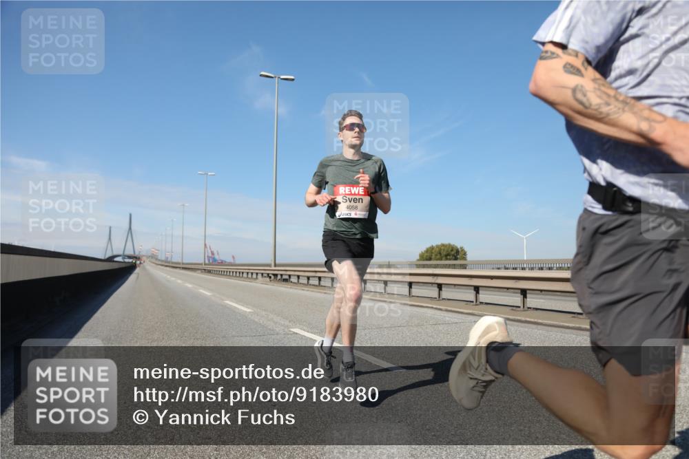 03.10.2025 - Köhlbrandbrückenlauf Yannick Fuchs http://msf.ph/oto/9183980 03.10.2025 11:38:18 Position 3 4058 meine-sportfotos.de
