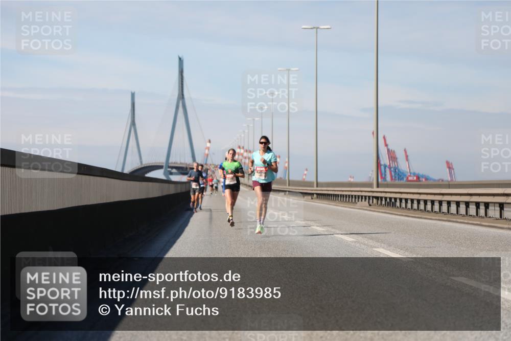 03.10.2025 - Köhlbrandbrückenlauf Yannick Fuchs http://msf.ph/oto/9183985 03.10.2025 11:38:39 Position 3  meine-sportfotos.de