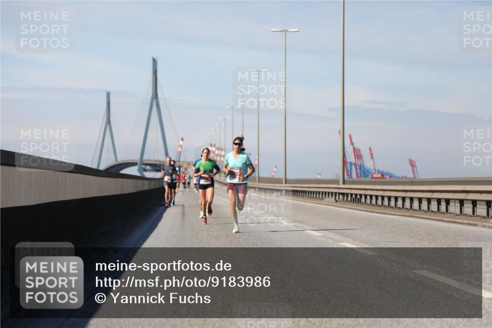 03.10.2025 - Köhlbrandbrückenlauf Yannick Fuchs http://msf.ph/oto/9183986 03.10.2025 11:38:39 Position 3  meine-sportfotos.de