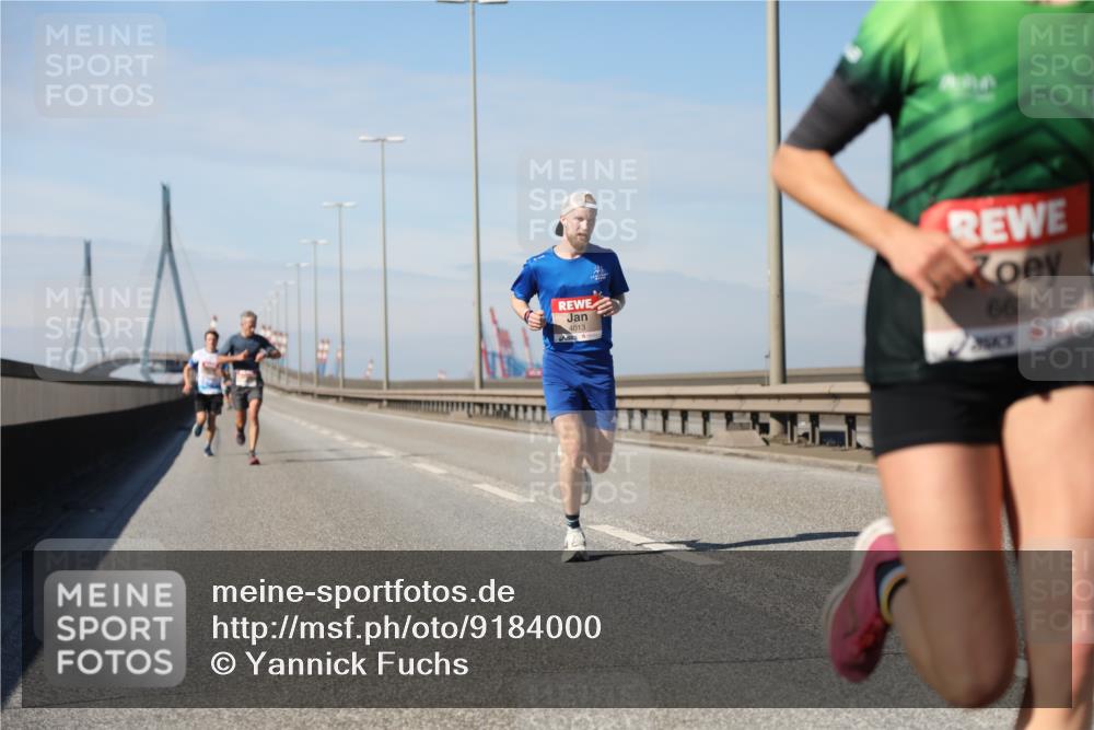 03.10.2025 - Köhlbrandbrückenlauf Yannick Fuchs http://msf.ph/oto/9184000 03.10.2025 11:38:45 Position 3 4013, 6625 meine-sportfotos.de