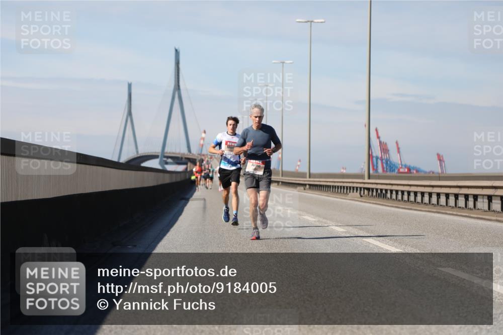 03.10.2025 - Köhlbrandbrückenlauf Yannick Fuchs http://msf.ph/oto/9184005 03.10.2025 11:38:47 Position 3  meine-sportfotos.de