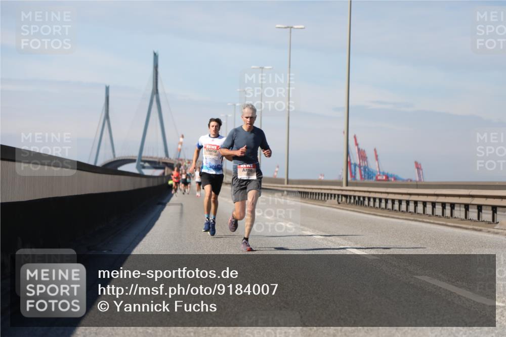 03.10.2025 - Köhlbrandbrückenlauf Yannick Fuchs http://msf.ph/oto/9184007 03.10.2025 11:38:47 Position 3  meine-sportfotos.de
