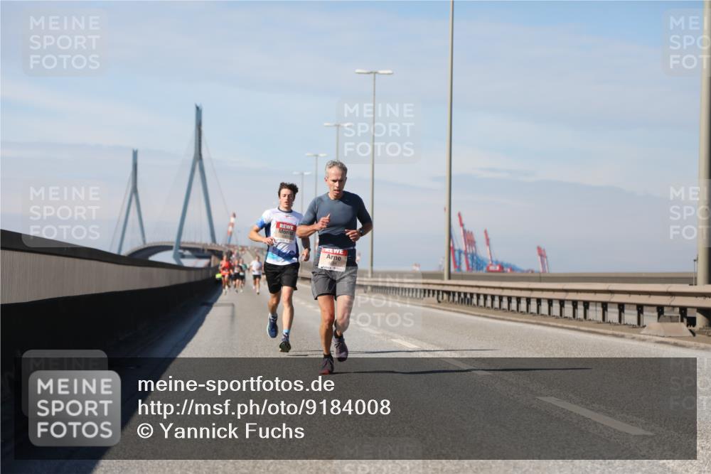 03.10.2025 - Köhlbrandbrückenlauf Yannick Fuchs http://msf.ph/oto/9184008 03.10.2025 11:38:48 Position 3  meine-sportfotos.de