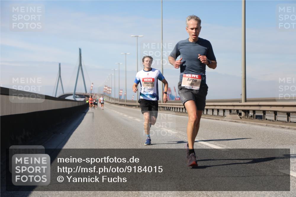 03.10.2025 - Köhlbrandbrückenlauf Yannick Fuchs http://msf.ph/oto/9184015 03.10.2025 11:38:50 Position 3 4301, 4034 meine-sportfotos.de