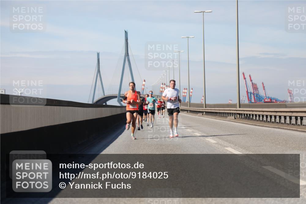 03.10.2025 - Köhlbrandbrückenlauf Yannick Fuchs http://msf.ph/oto/9184025 03.10.2025 11:39:01 Position 3 12 meine-sportfotos.de