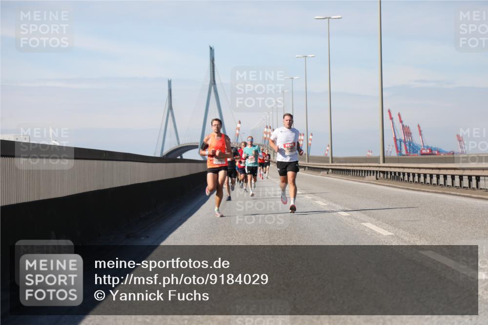 03.10.2025 - Köhlbrandbrückenlauf Yannick Fuchs http://msf.ph/oto/9184029 03.10.2025 11:39:02 Position 3  meine-sportfotos.de