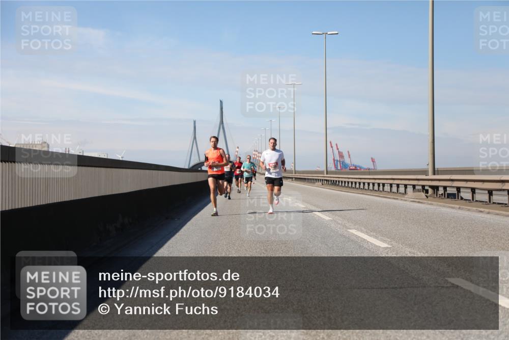03.10.2025 - Köhlbrandbrückenlauf Yannick Fuchs http://msf.ph/oto/9184034 03.10.2025 11:39:03 Position 3  meine-sportfotos.de