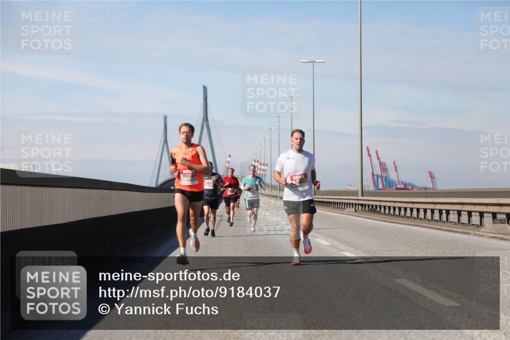 03.10.2025 - Köhlbrandbrückenlauf Yannick Fuchs http://msf.ph/oto/9184037 03.10.2025 11:39:04 Position 3  meine-sportfotos.de