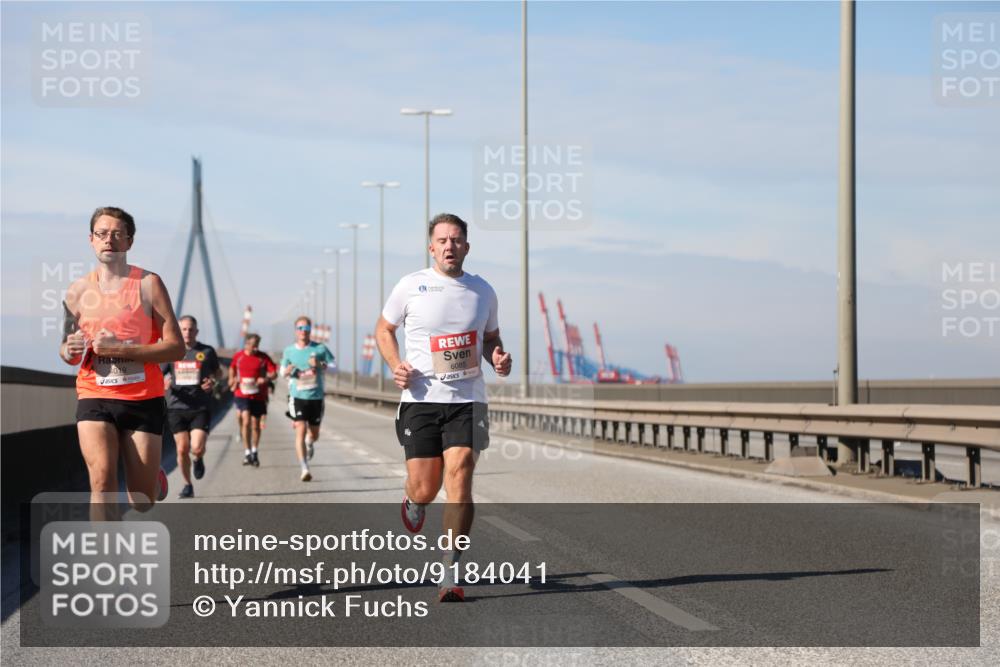 03.10.2025 - Köhlbrandbrückenlauf Yannick Fuchs http://msf.ph/oto/9184041 03.10.2025 11:39:05 Position 3 4019, 6085 meine-sportfotos.de