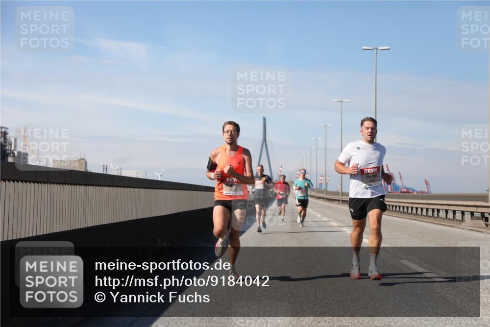 03.10.2025 - Köhlbrandbrückenlauf Yannick Fuchs http://msf.ph/oto/9184042 03.10.2025 11:39:05 Position 3 4019, 6085 meine-sportfotos.de