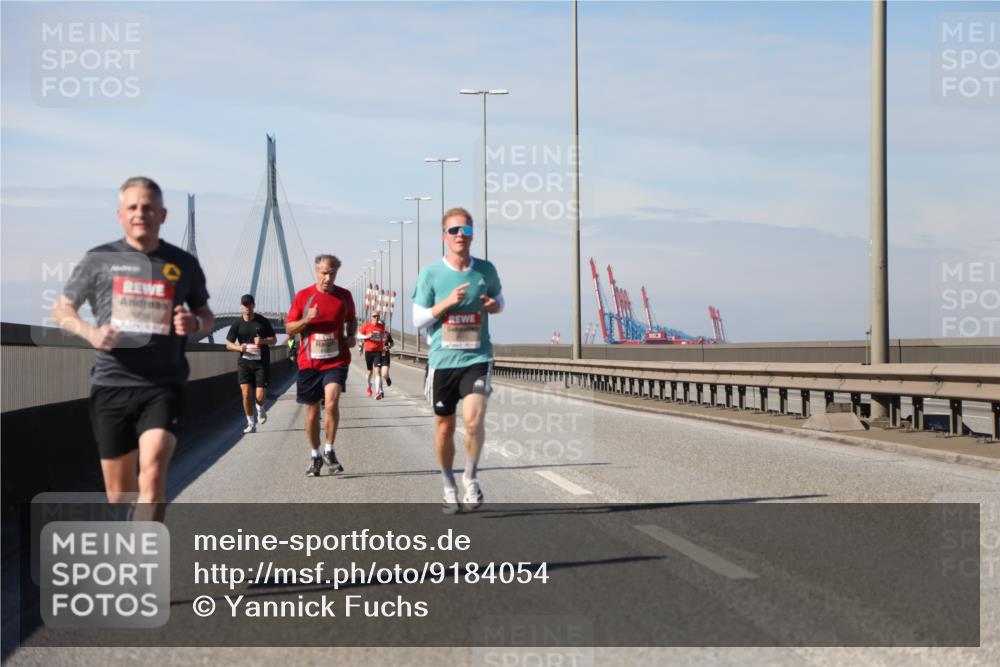 03.10.2025 - Köhlbrandbrückenlauf Yannick Fuchs http://msf.ph/oto/9184054 03.10.2025 11:39:08 Position 3  meine-sportfotos.de